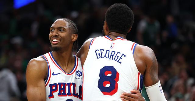 马克西社媒感慨：NBA又上演颠覆格局的惊天戏码了