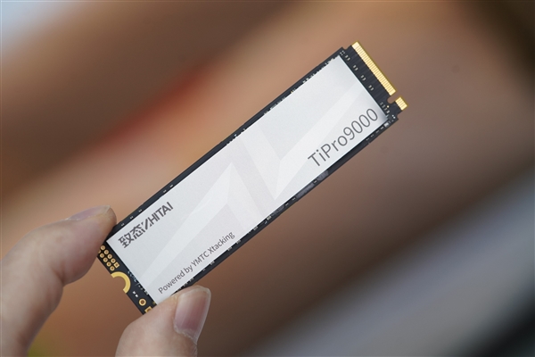 10.7Gbps超高速!三星完成第六代骁龙8超级至尊版16GB LPDDR6验证